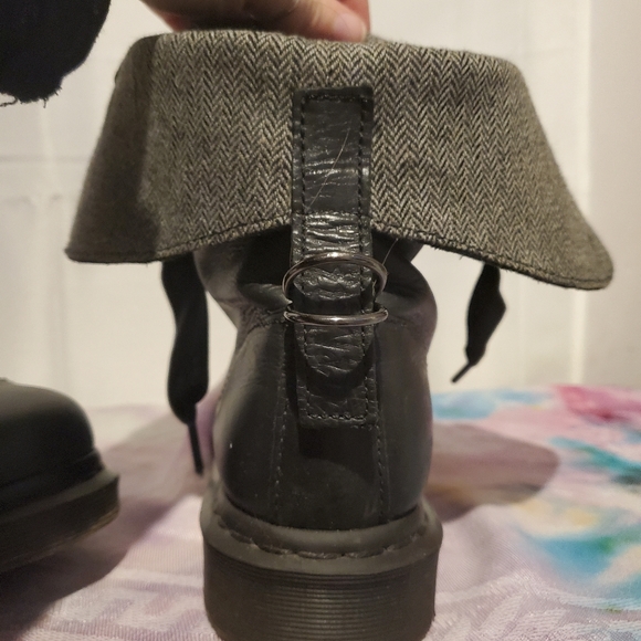 Dr Marten AIMILITA - Picture 3 of 3